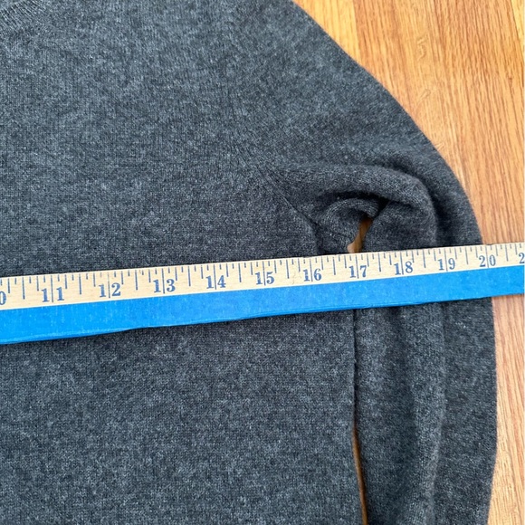 Lark & Ro Size S Gray 100 % Cashmere Soft Cozy Sweater (O) - Picture 5 of 9